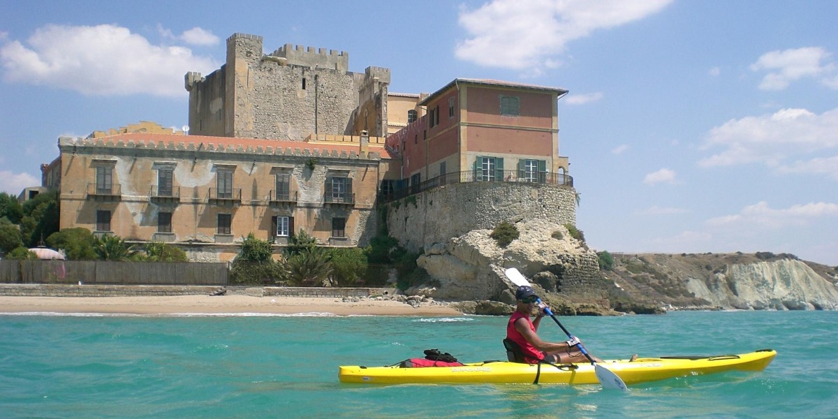 Castelli sul mare in Sicilia