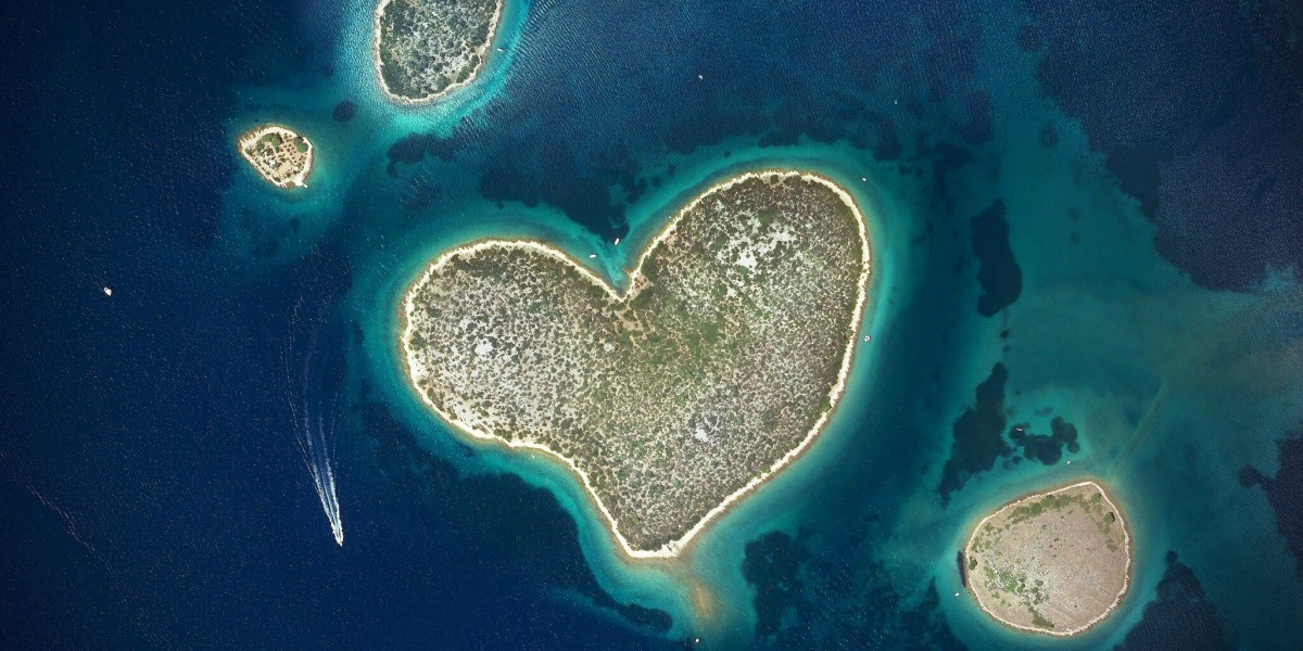 isola a forma di cuore