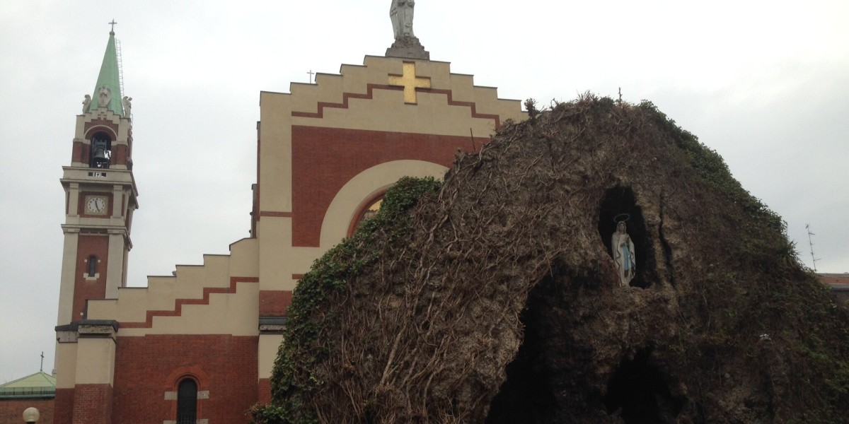 grotta lourdes milano