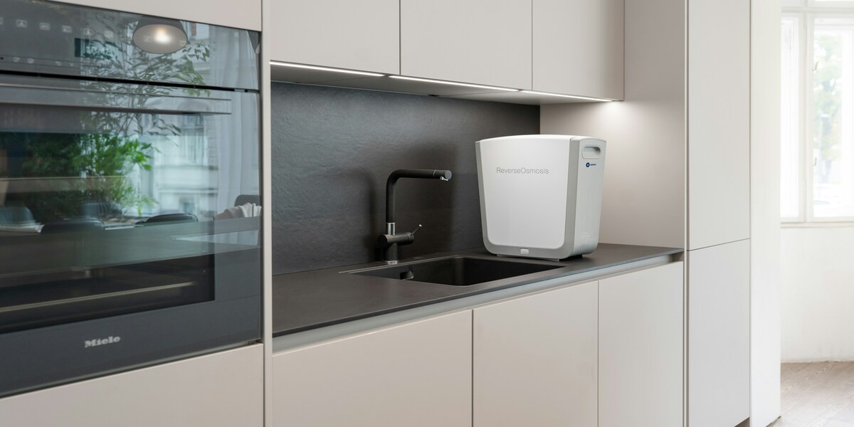 Sistema di filtraggio e mineralizzazione dell'acqua