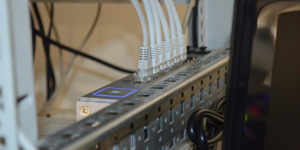 Bonus computer 2025 Server per la connettività veloce a internet