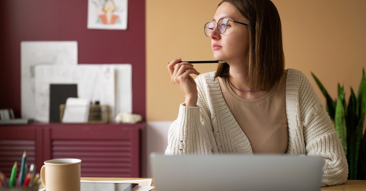 Non è necessario presentare la dichiarazione Imu Ragazza pensierosa