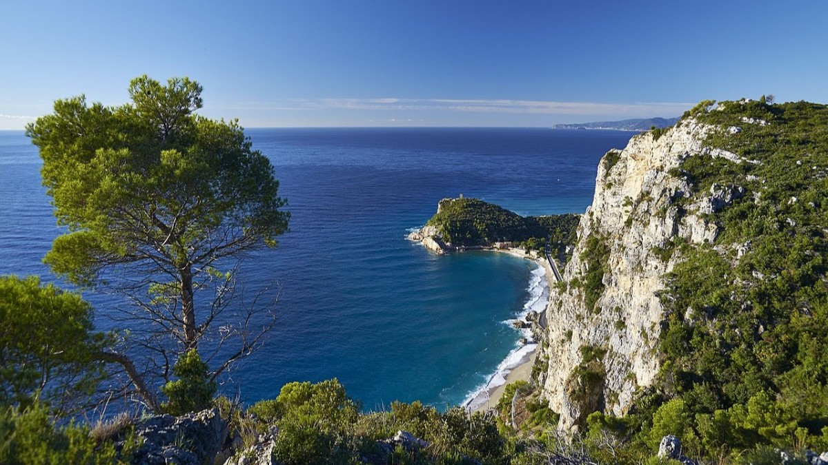 baia dei saraceni varigotti