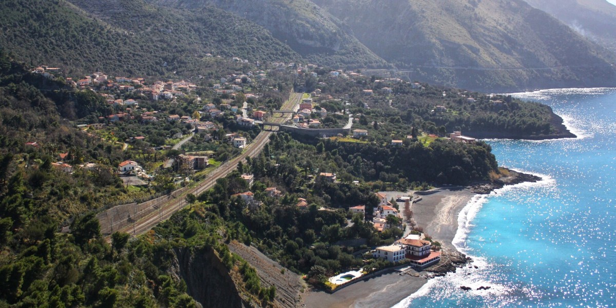 Blue flag beach Italy 2025