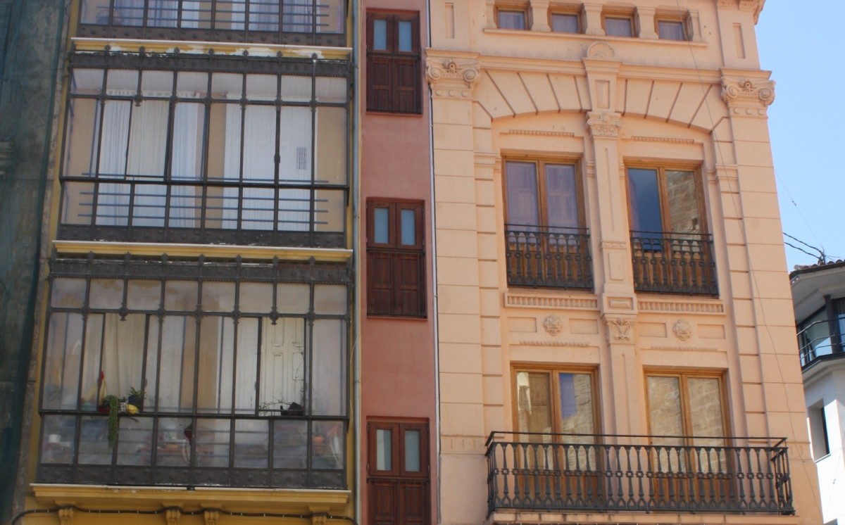 la estrecha valencia