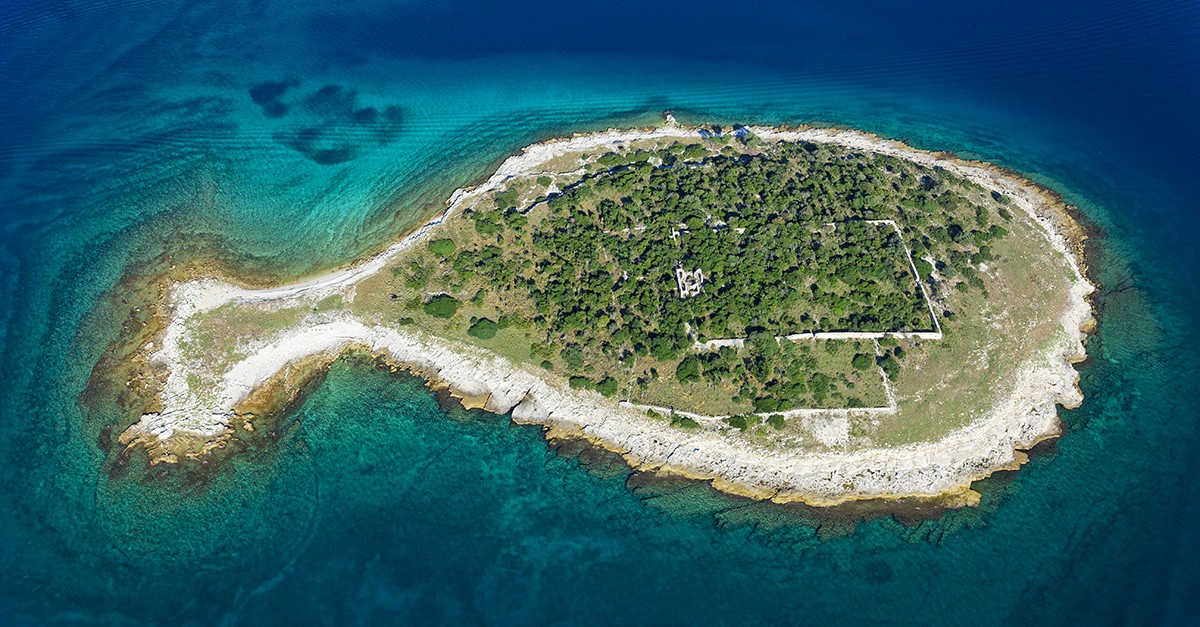 isola a forma di pesce croazia
