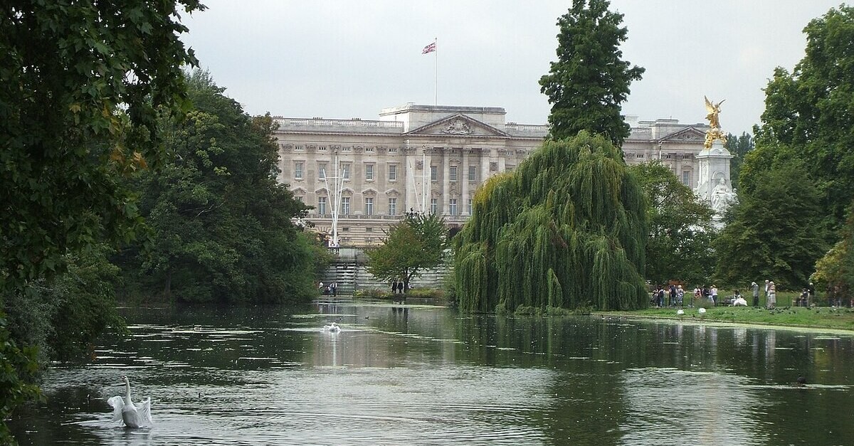 Vista di Buckingham Palace dal St. James’s Park Vista di Buckingham Palace dal St. James’s Park