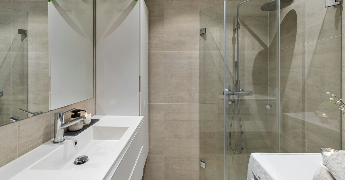Bagno con porte a soffietto