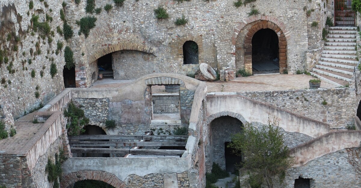 I resti antichi di Villa Gregoriana a Tivoli