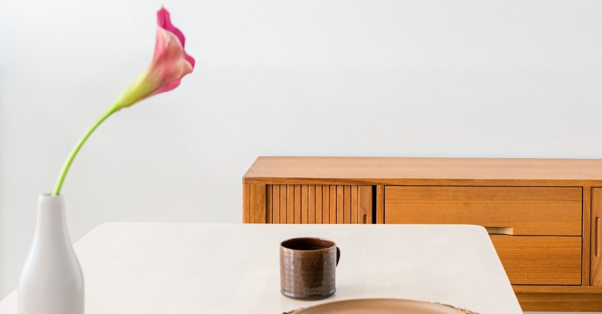 Una credenza bassa per la cucina, elegante e funzionale