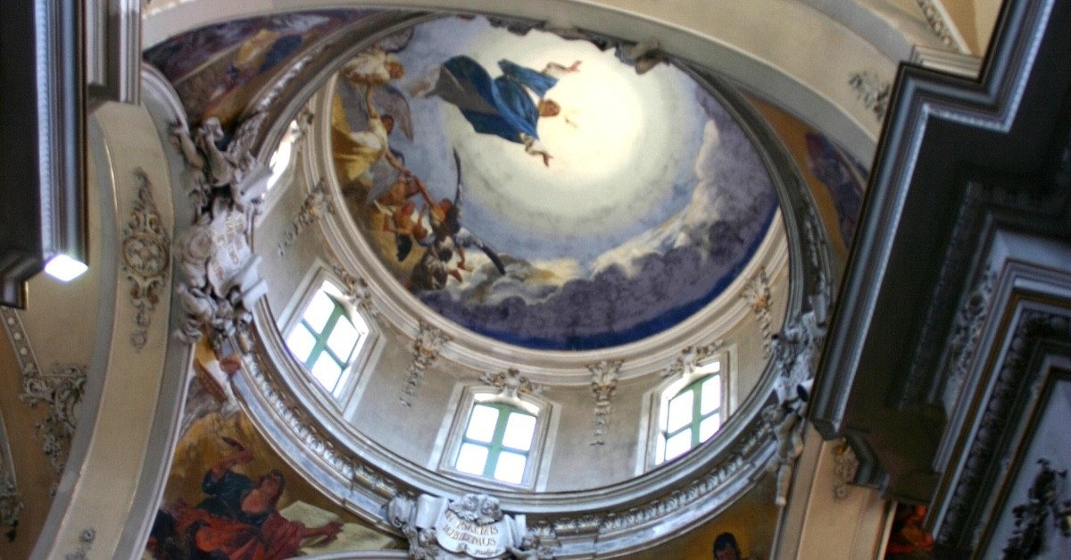 interni basilica della collegiata catania