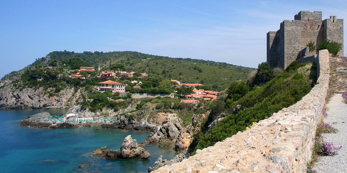 castelli sul mare in toscana