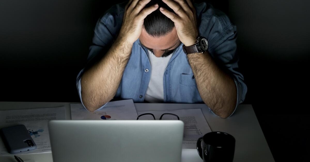 computer spento sbalzo di tensione