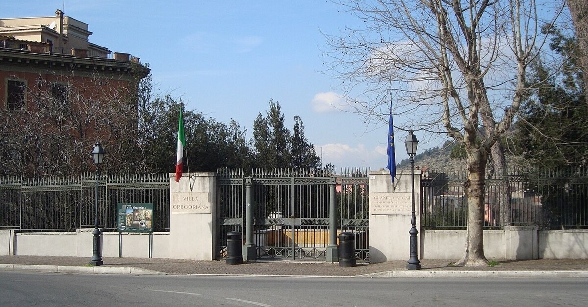 ingresso alla villa gregoriana a tivoli