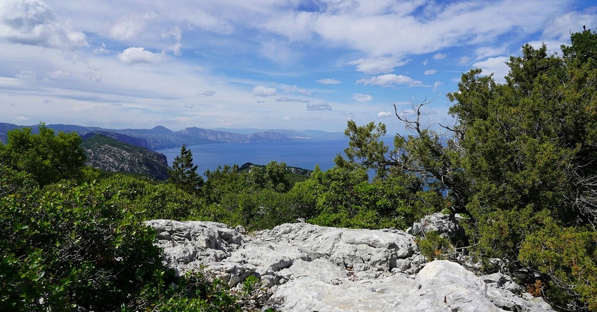 Una veduta del golfo di Orosei, compresa nella Variante Nord del Cammino