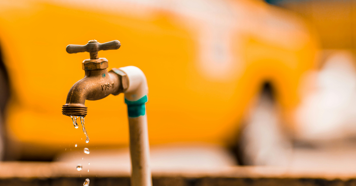 un rubinetto che perde