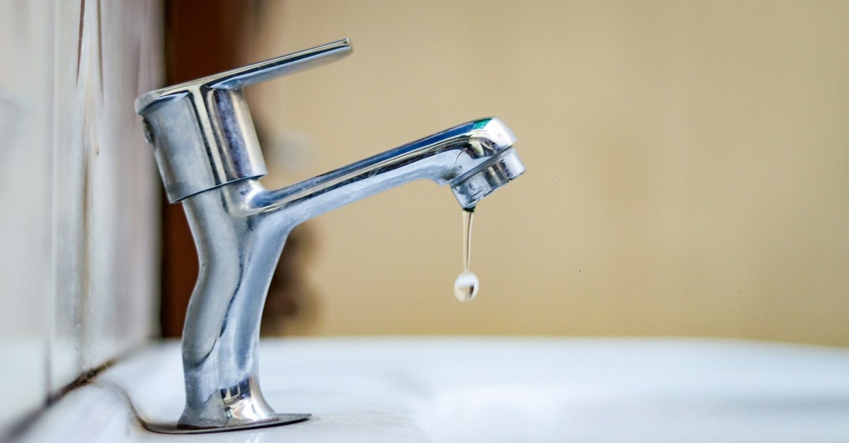 Un rubinetto chiuso che perde