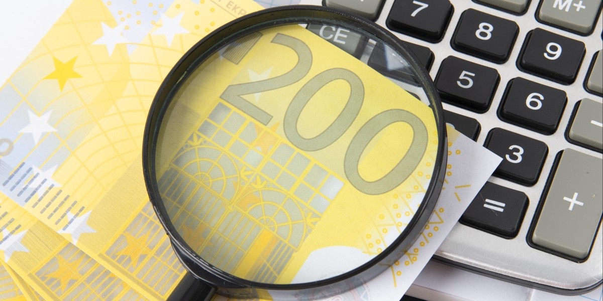 soldi e calcolatrice