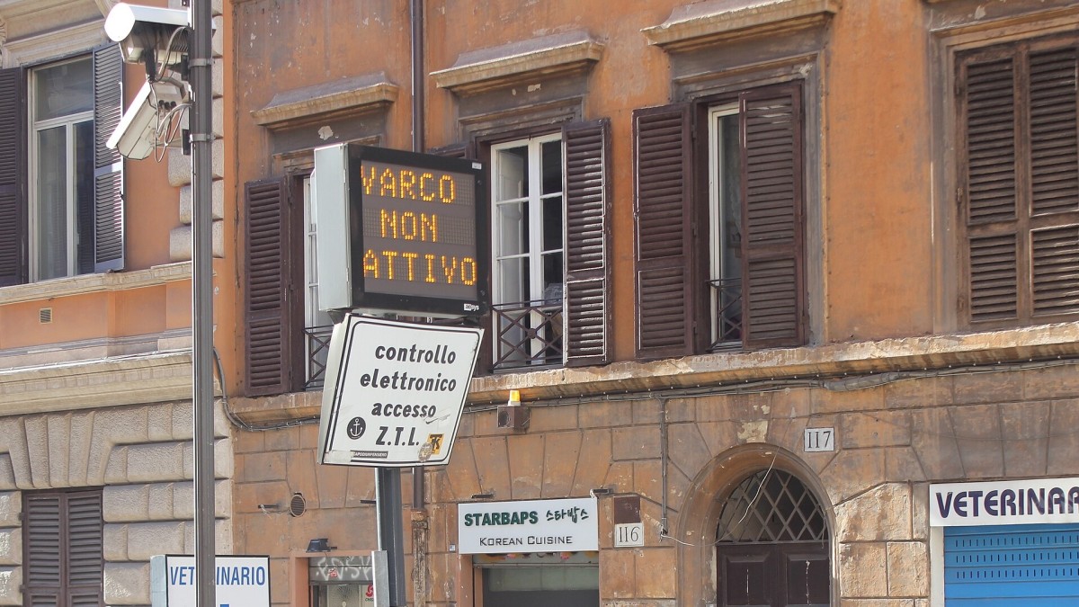 zona traffico limitato napoli