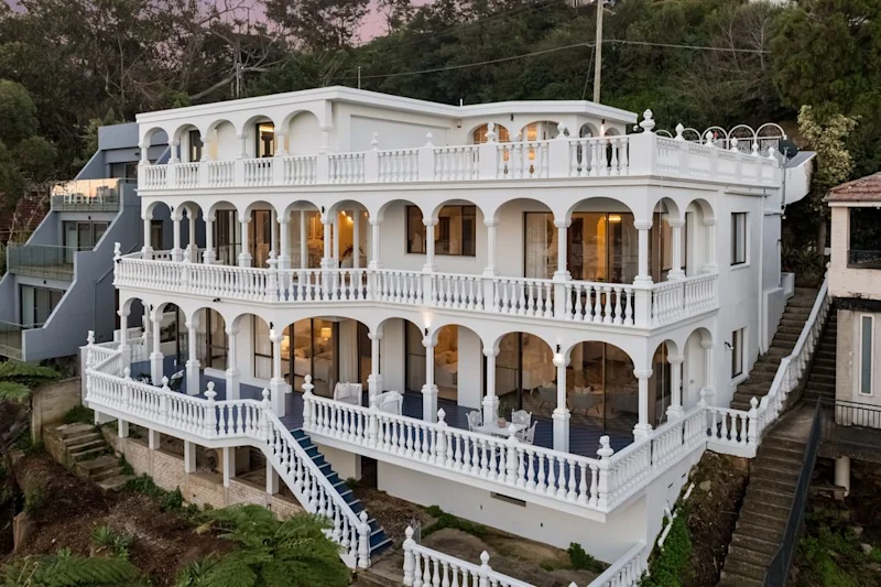 "Wedding Cake House"