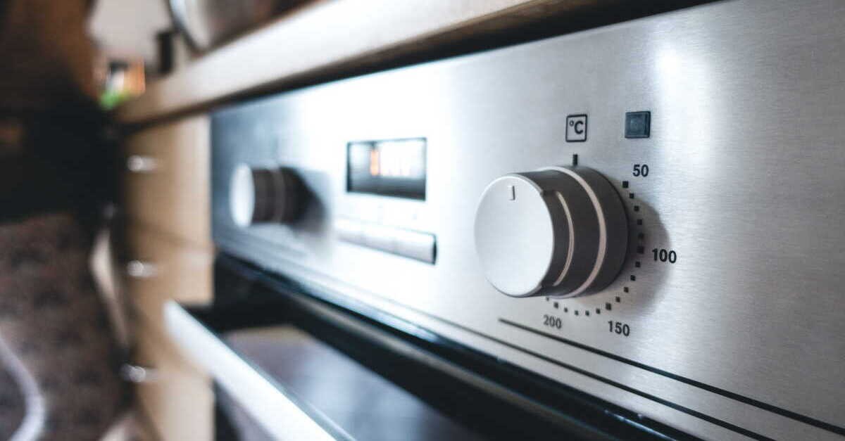 Il forno ibrido sia vapore che elettrico Il forno ibrido sia vapore che elettrico