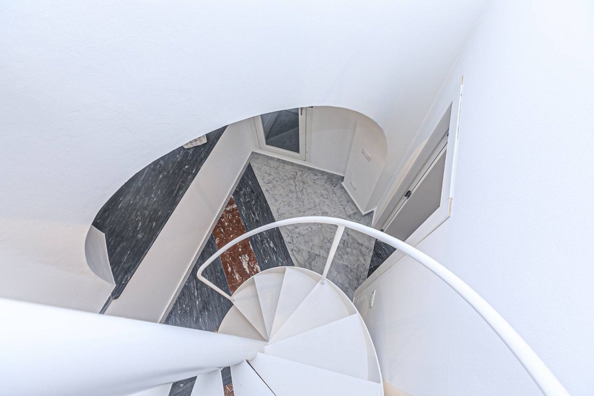 Spiral staircase