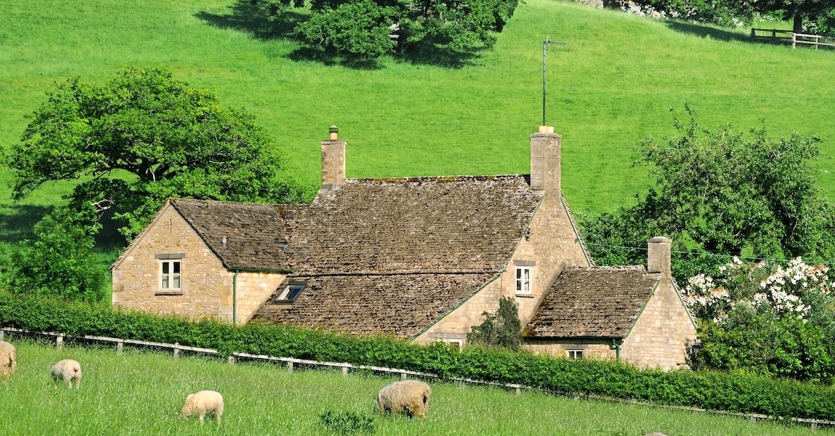 Una casa di campagna adibita ad agriturismo Una casa di campagna adibita ad agriturismo