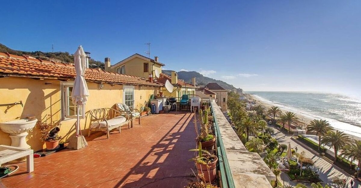 appartamento vista mare a Finale Marina, Finale Ligure