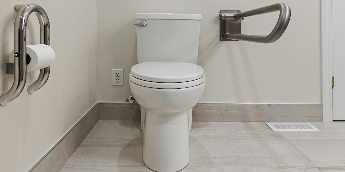 Bagno persone disabili: norme, misure e come deve essere progettato Zona wc bagno disabili