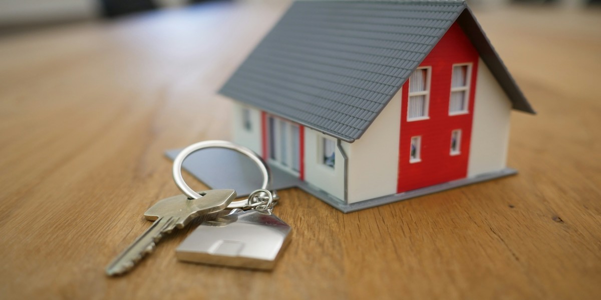 Differenza tra prezzo e valore di un immobile: quanto incide sulla vendita? Mercato immobiliare
