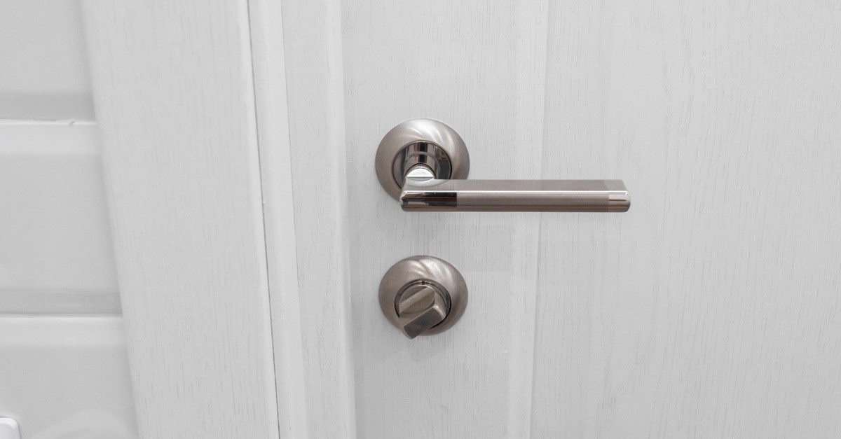 maniglia porta moderna