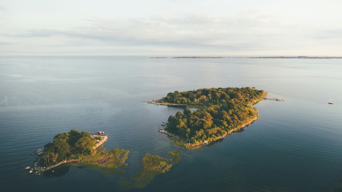 supershe island