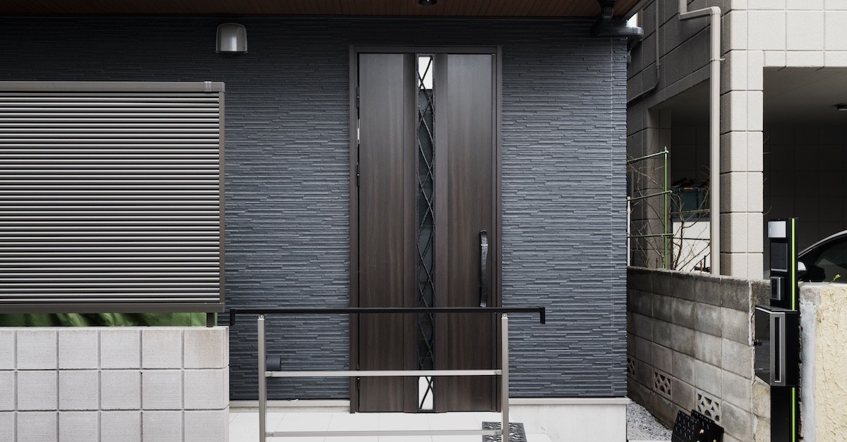 Accesso al portone condominiale