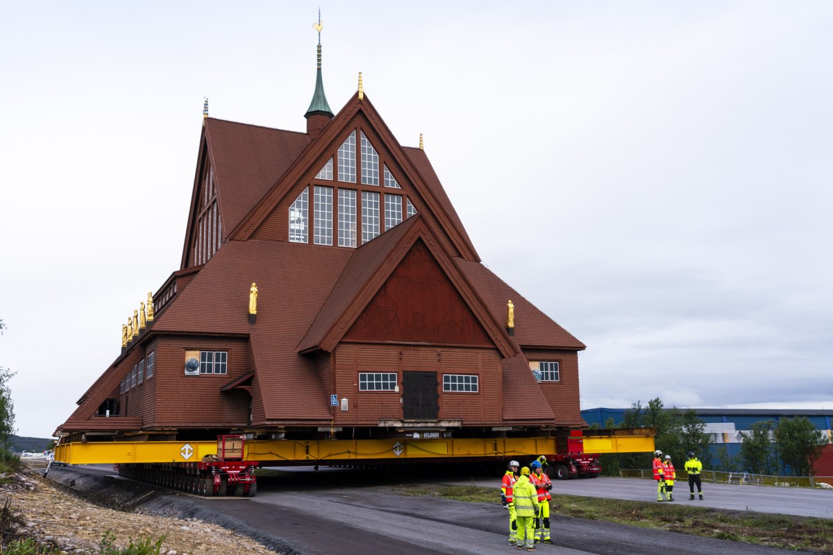 Una auténtica obra de ingeniería: traslado de una iglesia en bloque en Suecia