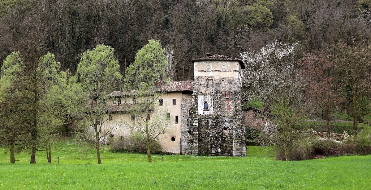 Immagine panoramica del monastero di Torba