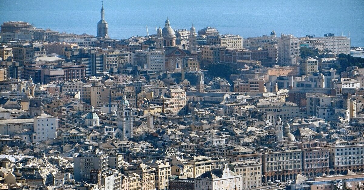 Una visualedi Genova dall'alto