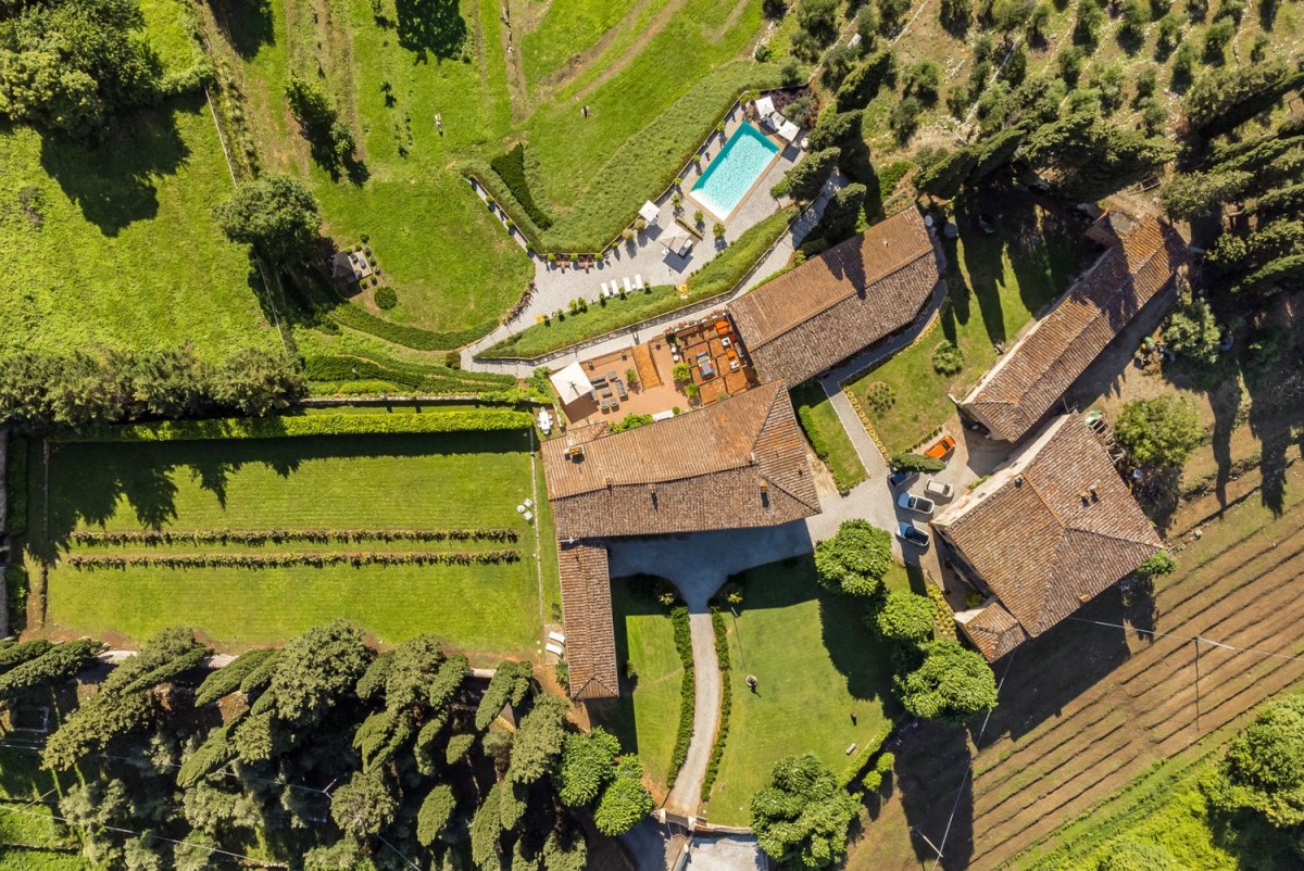 Tuscan estate for sale 