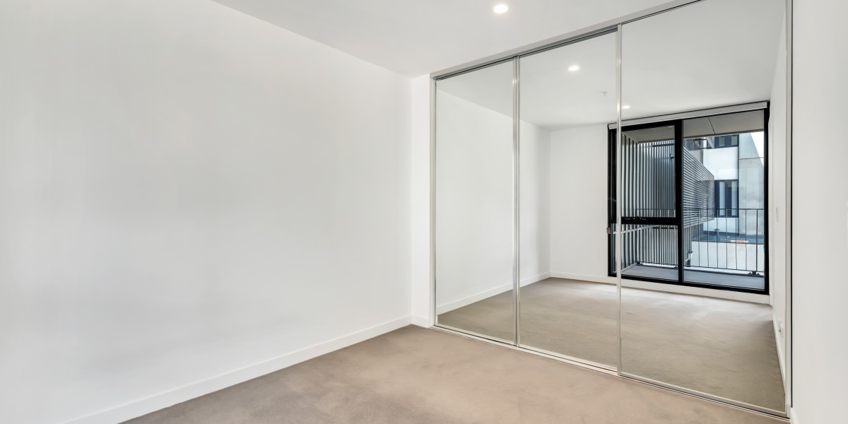 armadi con ante a specchio 