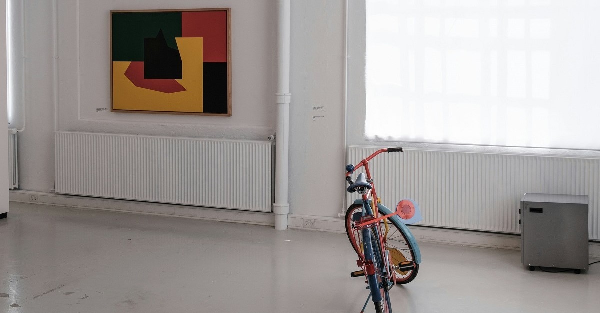 Il rivestimento in microcemento è particolarmente adatto a loft e open space per la sua particolare estetica