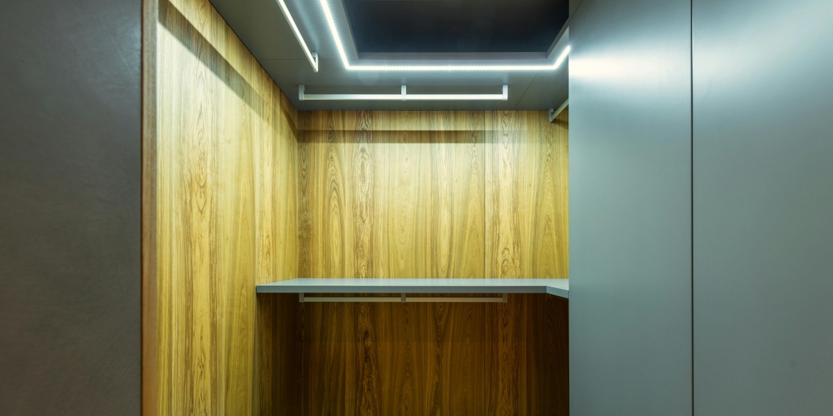 armadi con ante a specchio 