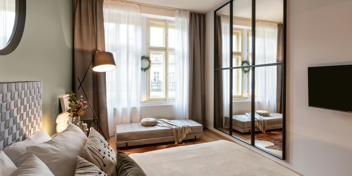 armadi con ante a specchio 