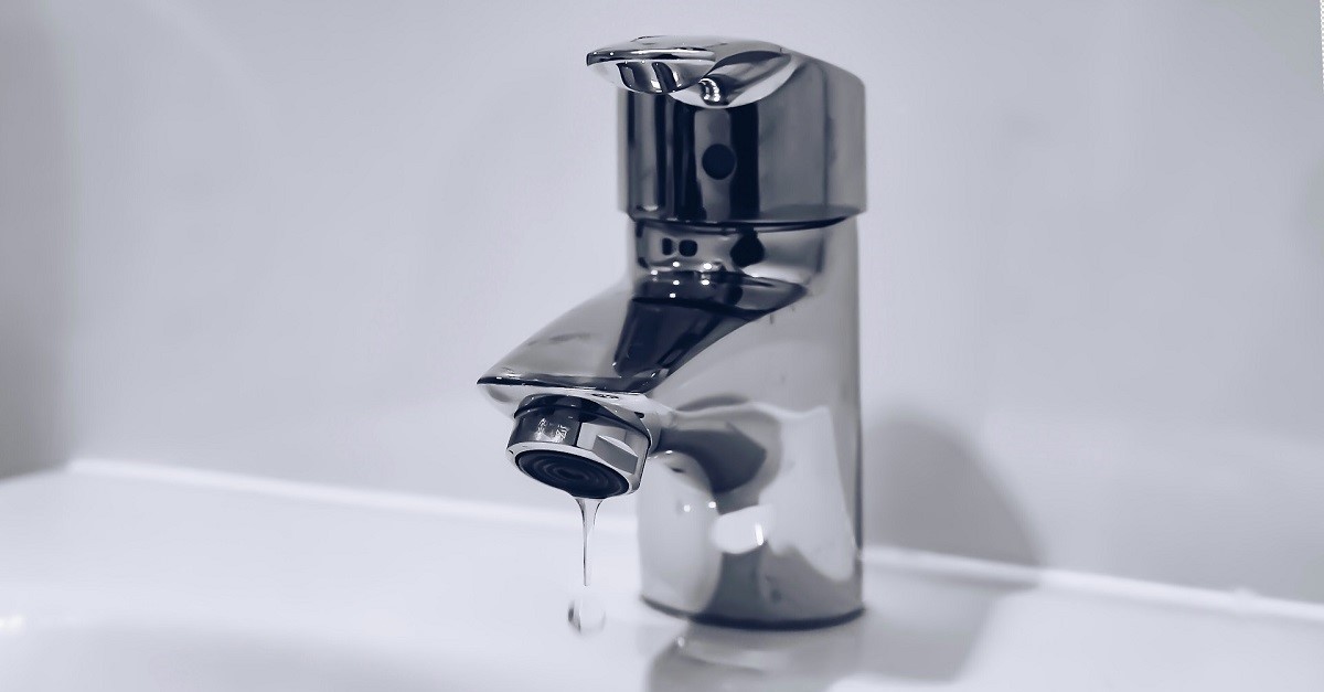 Quando il flusso dell'acqua (soprattutto calda) si riduce, potrebbe esserci un'ostruzione nelle tubature