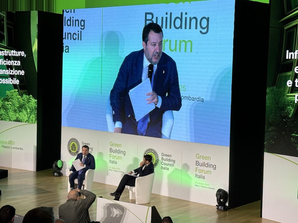 Manvora, Salvini, al lavoro su Piano casa, 660 mln dal 2027