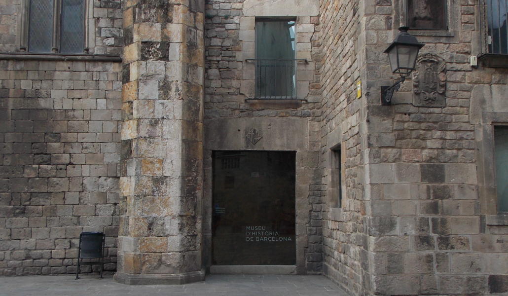 Los edificios más estrechos (y más curiosos) de Barcelona: dónde están y cómo se viven