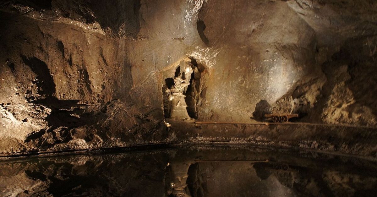 Una delle suggestive sale delle miniere di Wieliczka Una delle suggestive sale delle miniere di Wieliczka