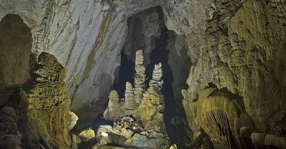 L'entrata della grotta di Son Doong