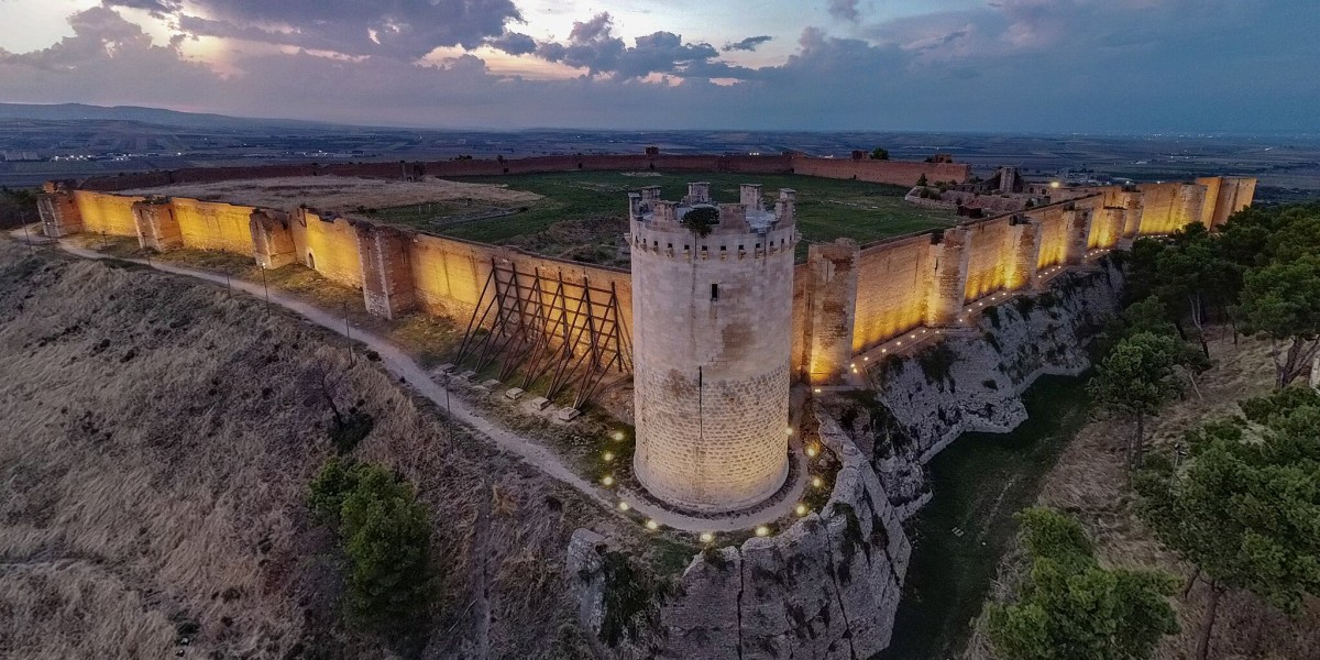 quali sono i castelli federiciani in puglia 