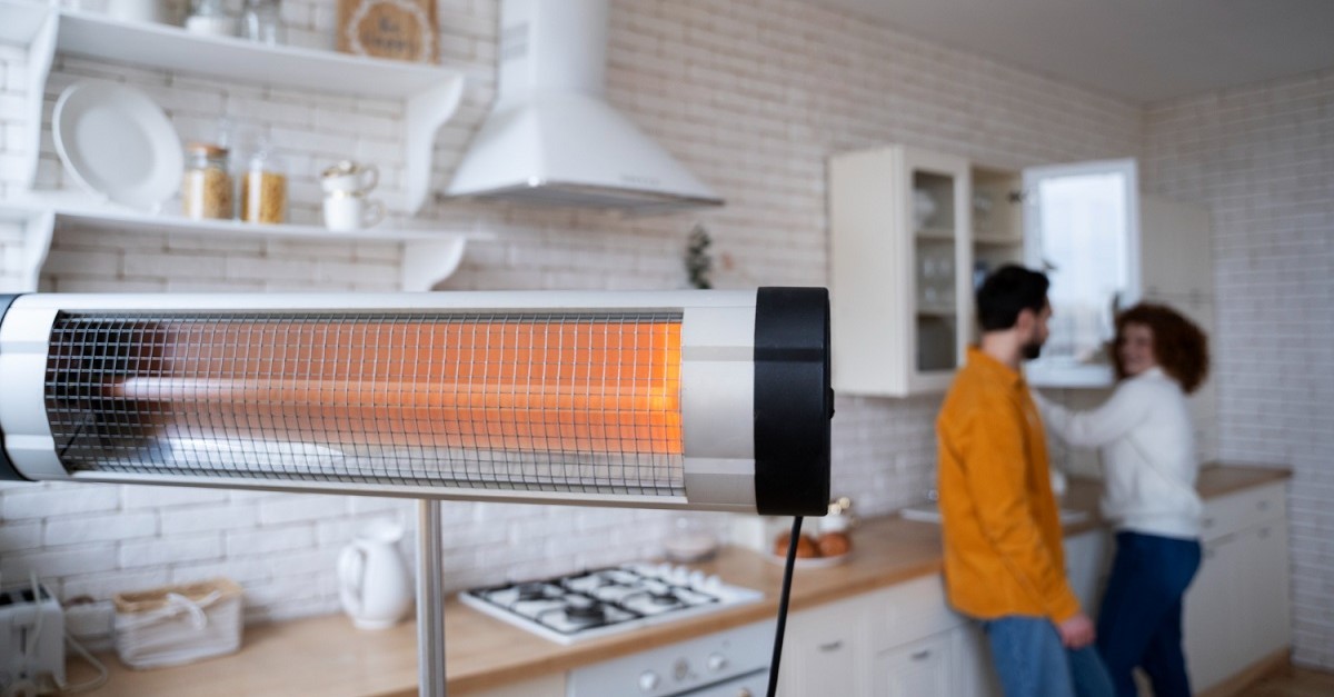Il design compatto delle stufe al quarzo le rende adatte a essere spostate da una stanza all'altra in base alle proprie esigenze Il design compatto delle stufe al quarzo le rende adatte a essere spostate da una stanza all'altra in base alle proprie esigenze