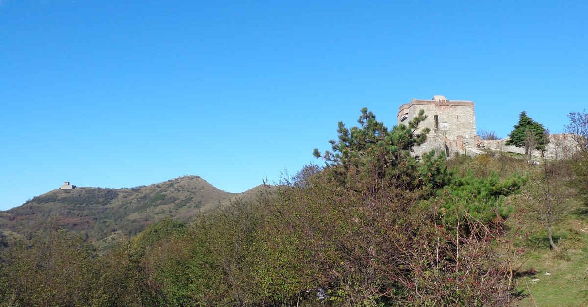 veduta sul forte Puin di Genova
