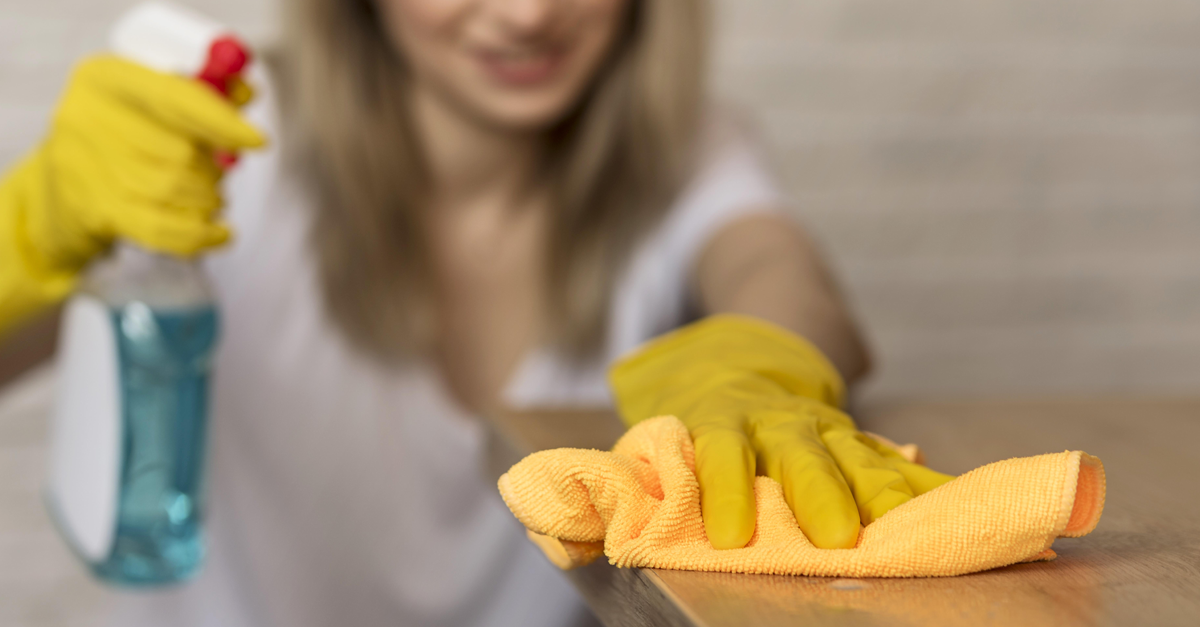 pulizia con un panno